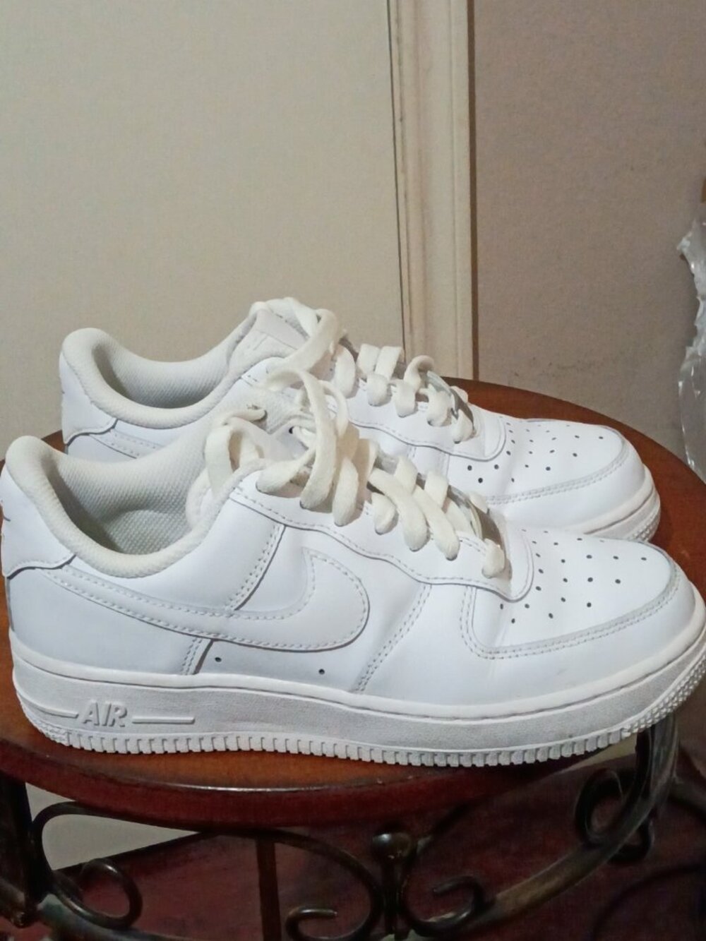 Nike Air Force 1 Low 07 Women's Size 6.5 White Leather Sneaker DD8959-100
